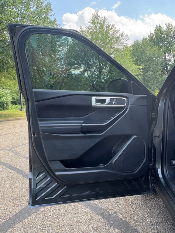 2020 Ford Explorer Image 14