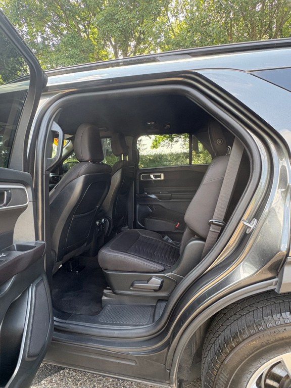 2020 Ford Explorer Image 16