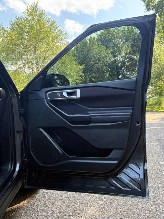 2020 Ford Explorer Image 24