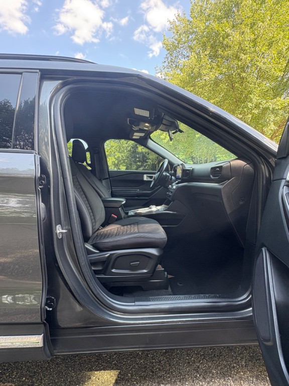 2020 Ford Explorer Image 25