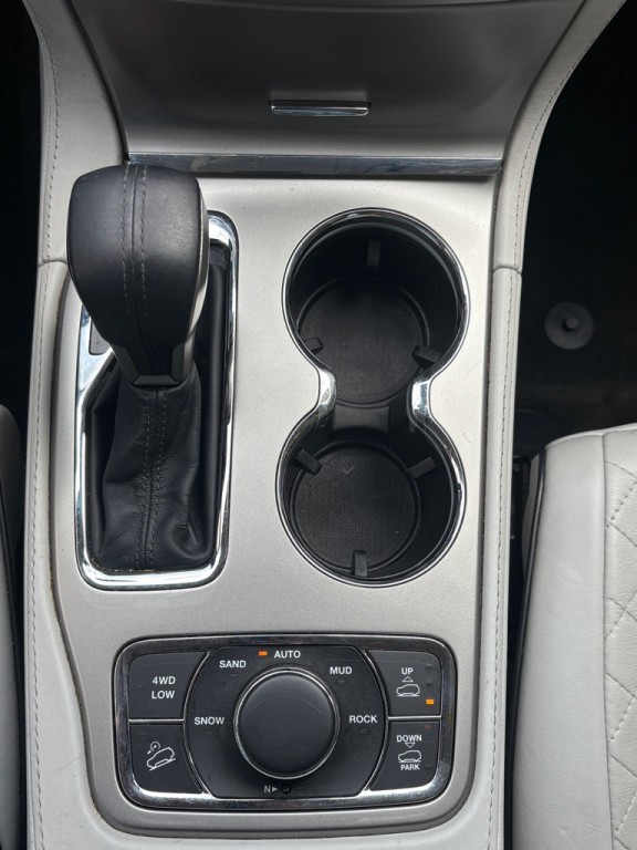 2017 Jeep Grand Cherokee Image 8