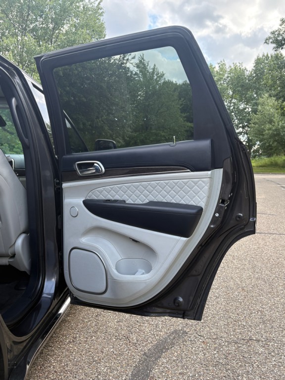 2017 Jeep Grand Cherokee Image 21