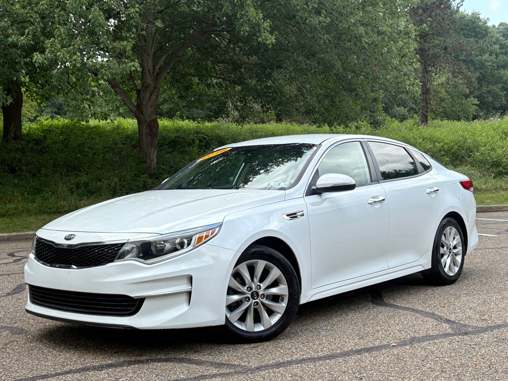 2016 Kia Optima Image 1