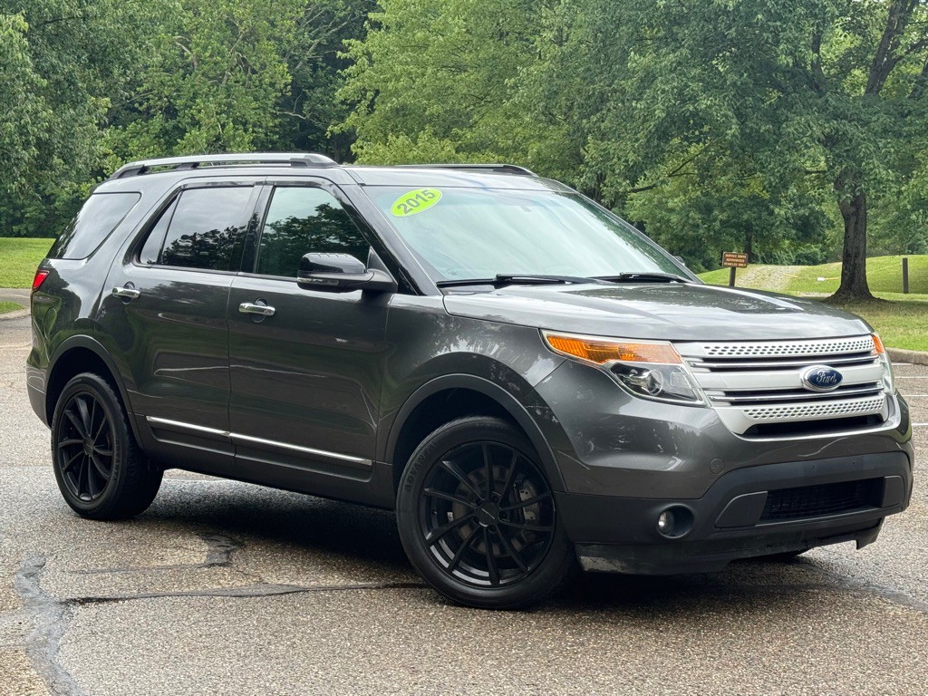 2015 Ford Explorer Image 1