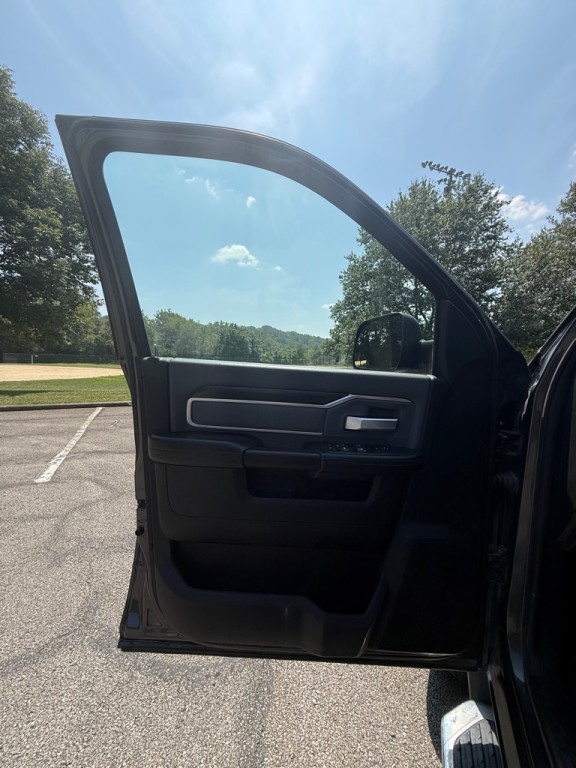 2022 RAM 2500 Image 17