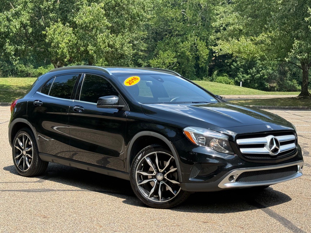 2016 Mercedes-Benz GLA-Class Image 1