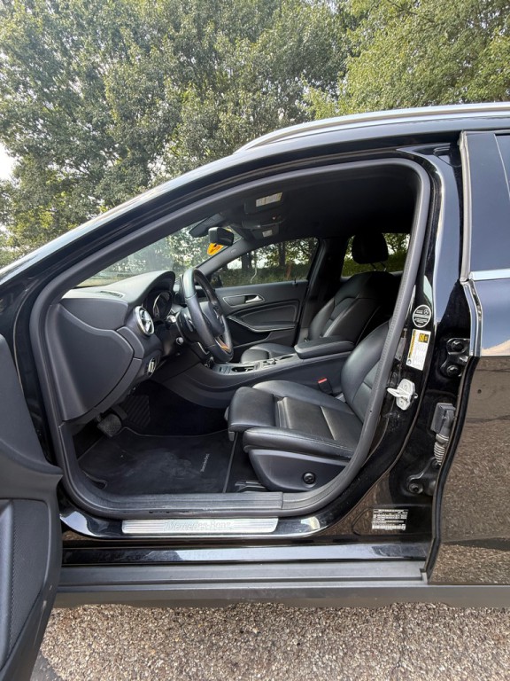 2016 Mercedes-Benz GLA-Class Image 11