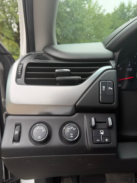 2017 Chevrolet Tahoe Image 10