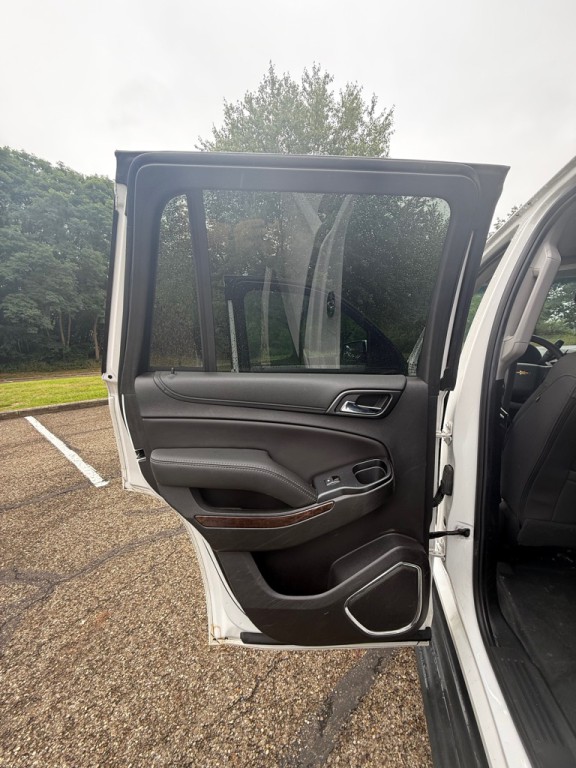 2017 Chevrolet Tahoe Image 14