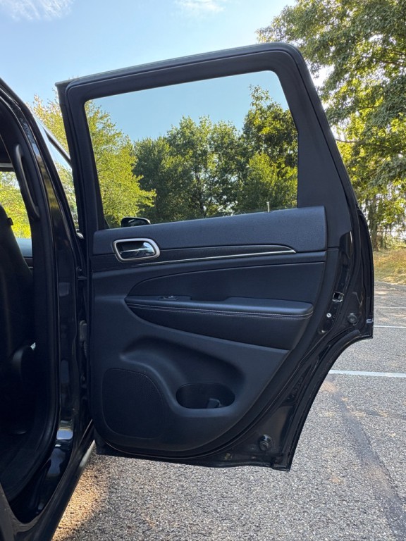 2016 Jeep Grand Cherokee Image 23