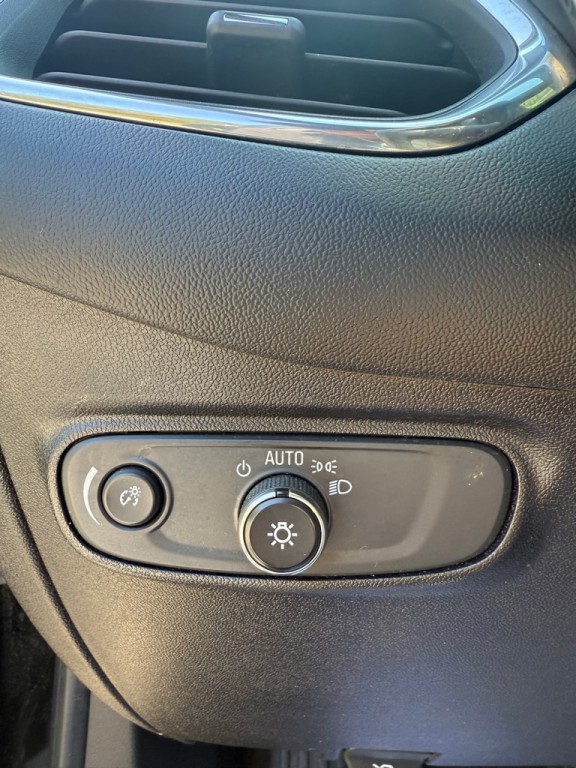 2019 Chevrolet Equinox Image 13