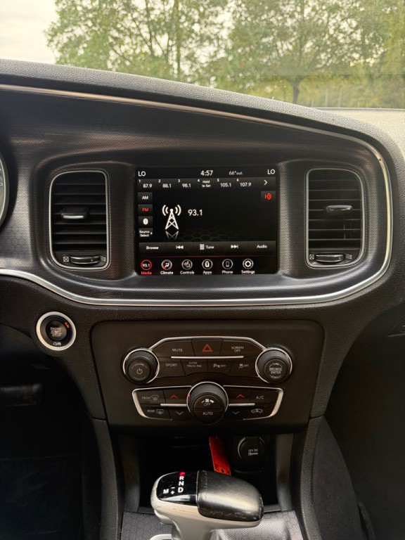 2018 Dodge Charger Image 8