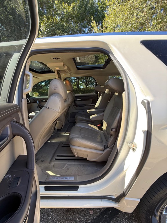 2015 GMC Acadia Image 16