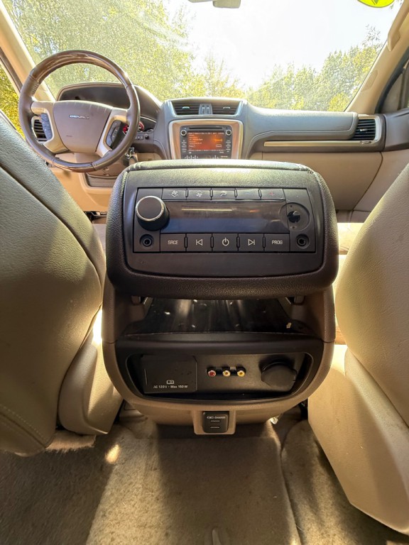 2015 GMC Acadia Image 18