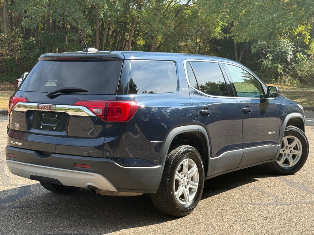 2017 GMC Acadia Image 3