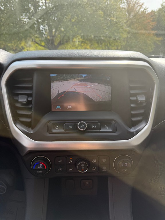 2017 GMC Acadia Image 9