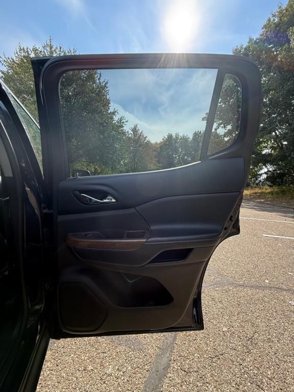 2017 GMC Acadia Image 22