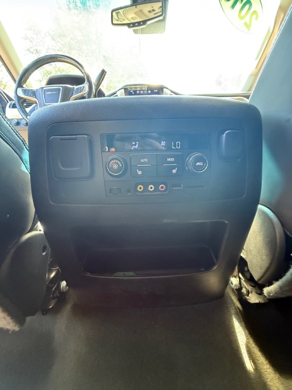 2015 GMC Yukon Image 16