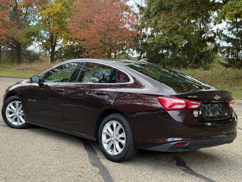 2020 Chevrolet Malibu Image 2