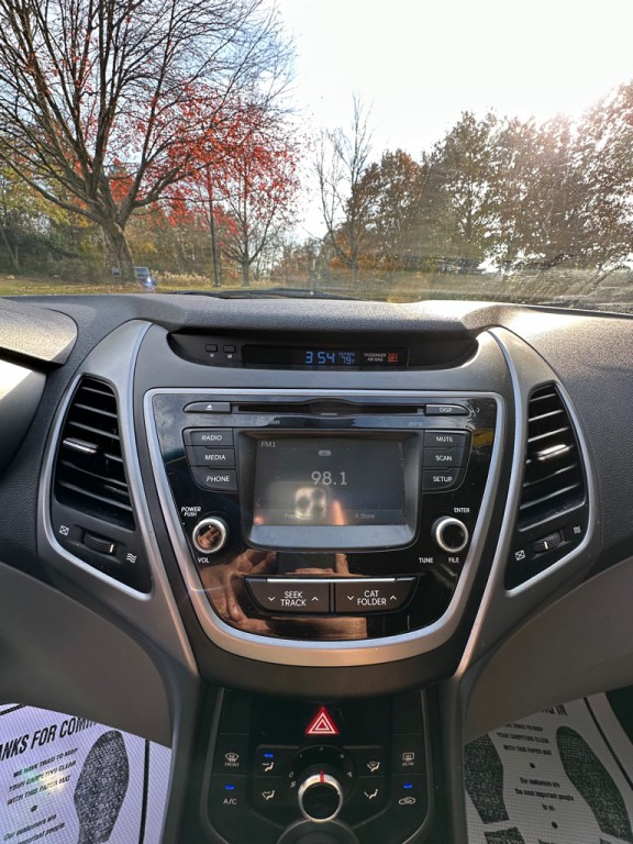 2014 Hyundai Elantra Image 12