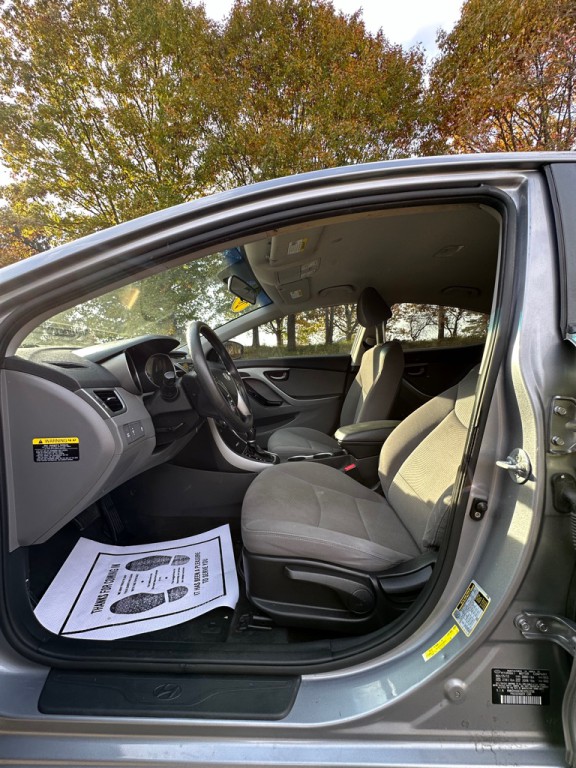 2014 Hyundai Elantra Image 16