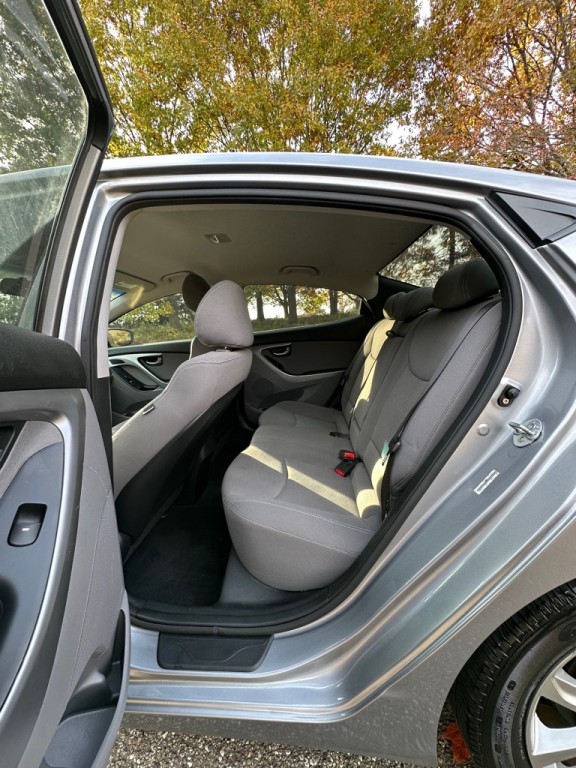 2014 Hyundai Elantra Image 17