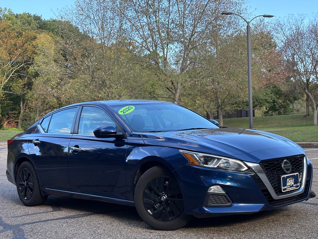 2020 Nissan Altima Image 2