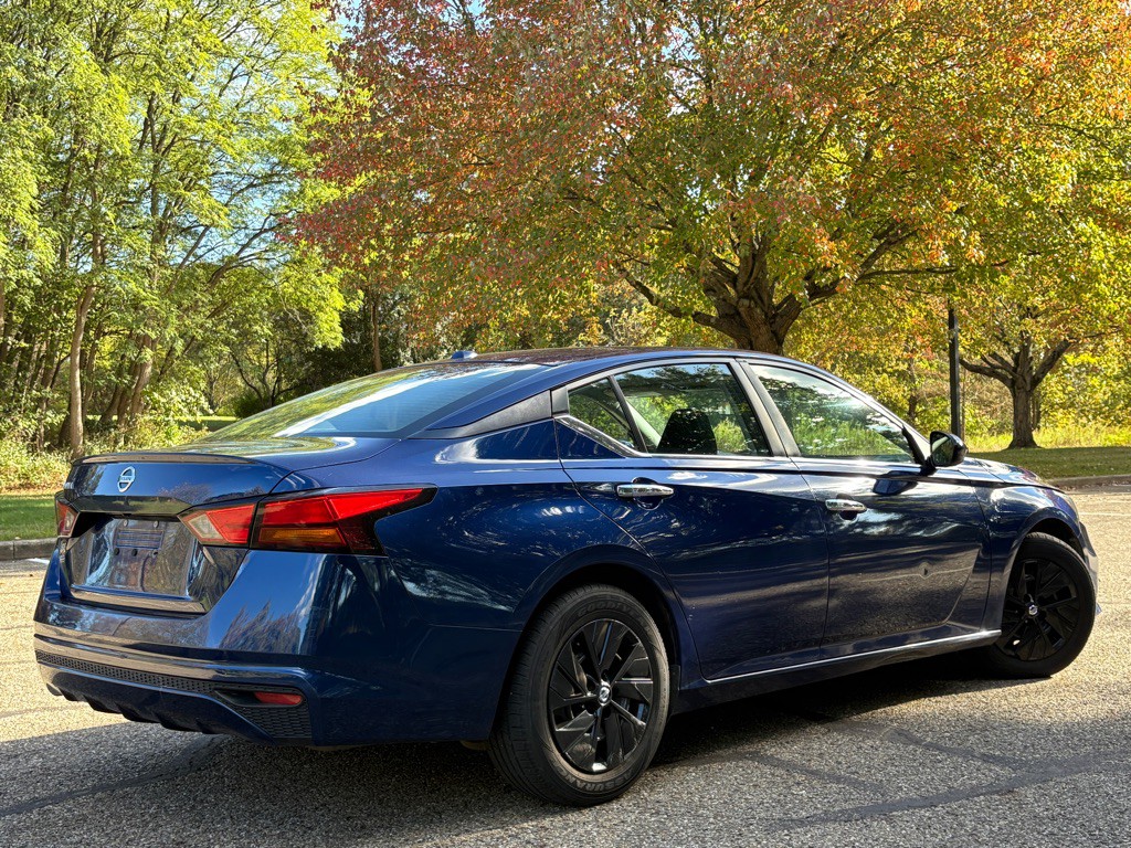 2020 Nissan Altima Image 4