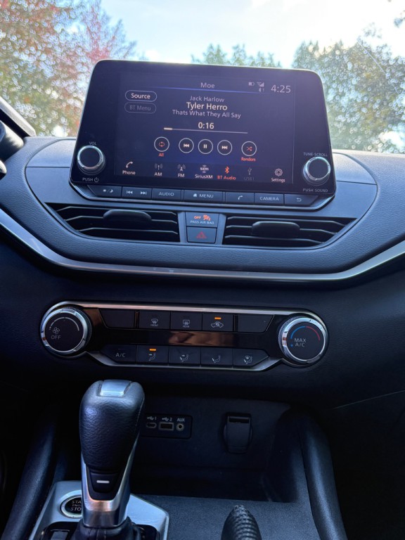 2020 Nissan Altima Image 9