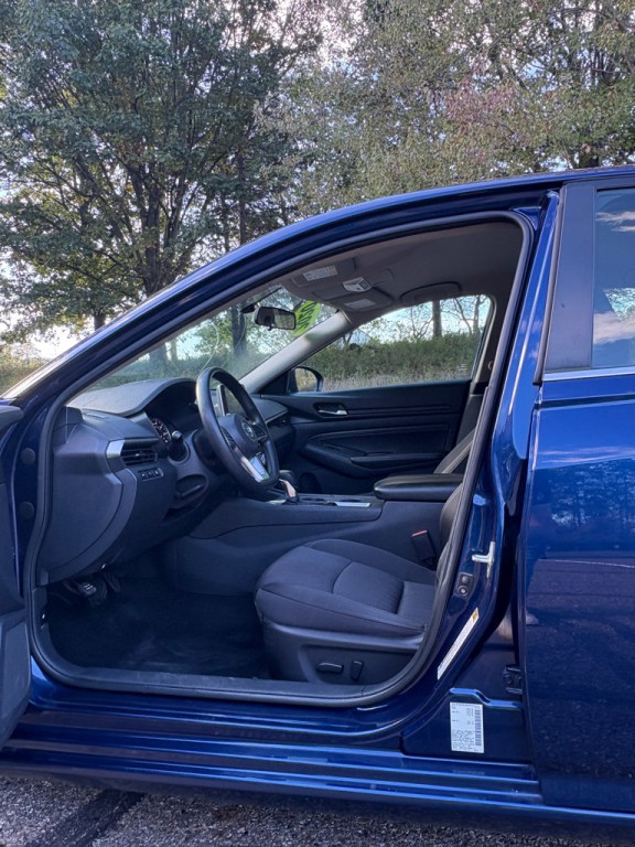 2020 Nissan Altima Image 13