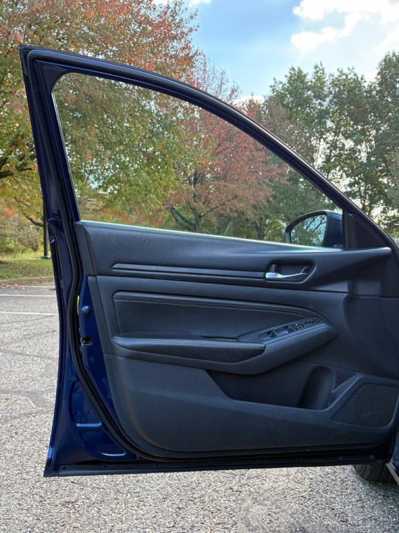 2020 Nissan Altima Image 14