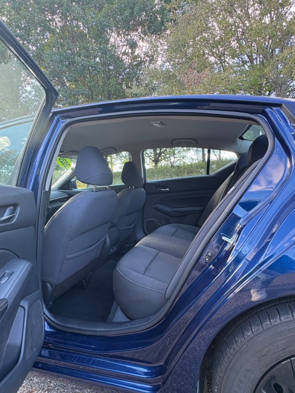 2020 Nissan Altima Image 15