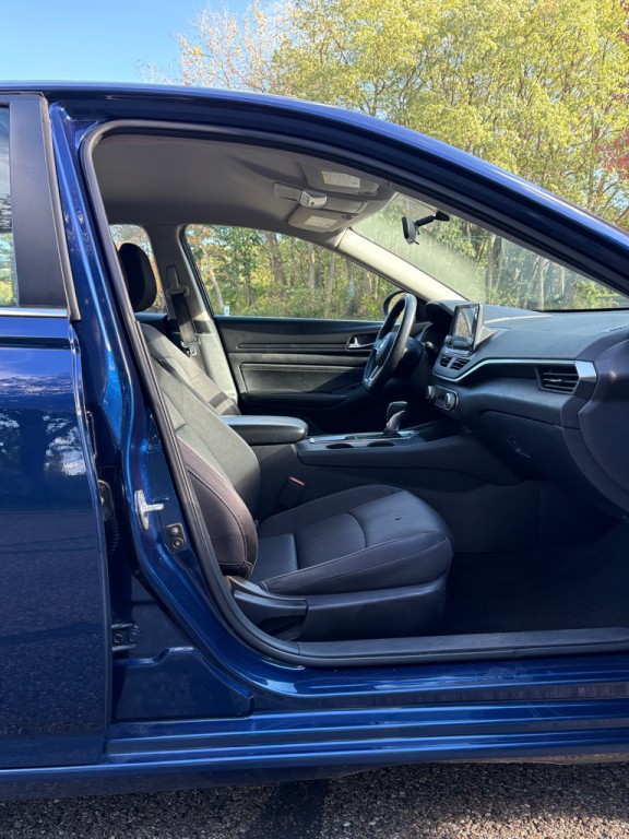 2020 Nissan Altima Image 18
