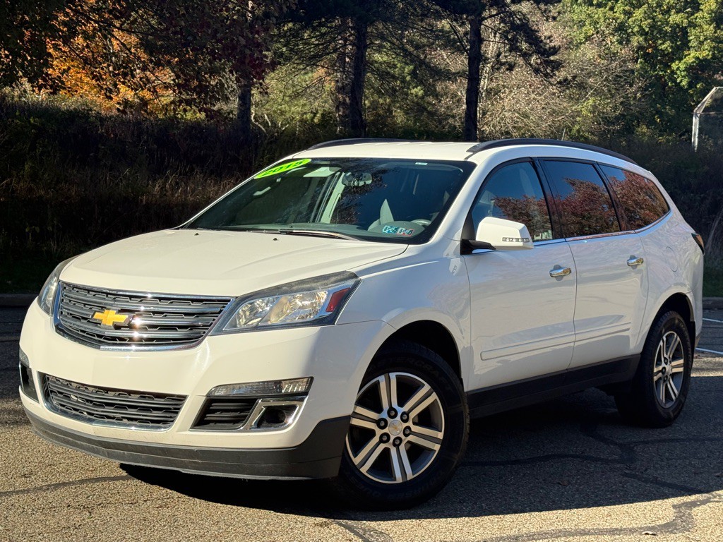 2015 Chevrolet Traverse Image 2
