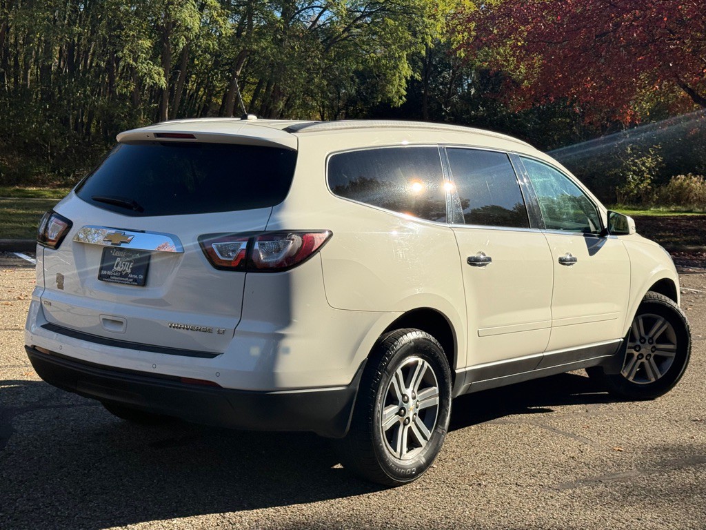 2015 Chevrolet Traverse Image 3