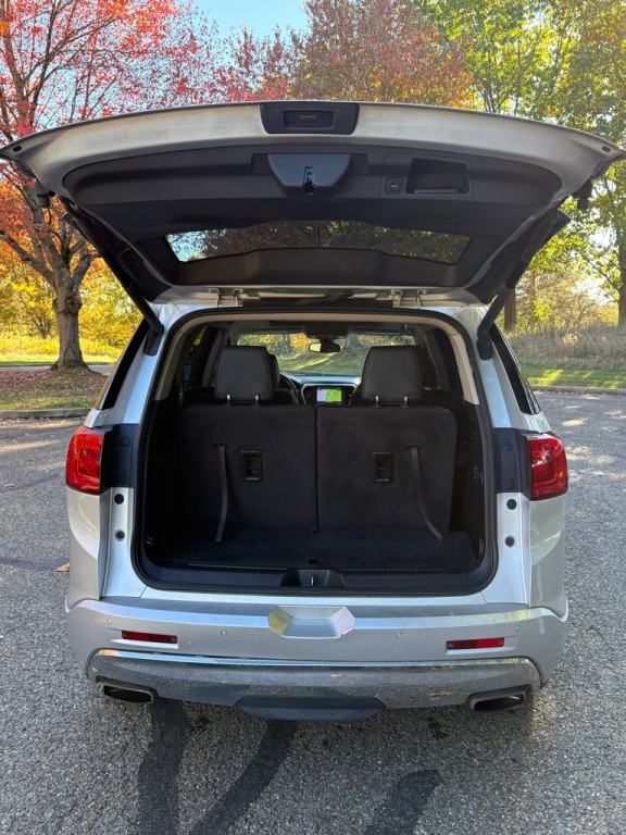 2017 GMC Acadia Image 18