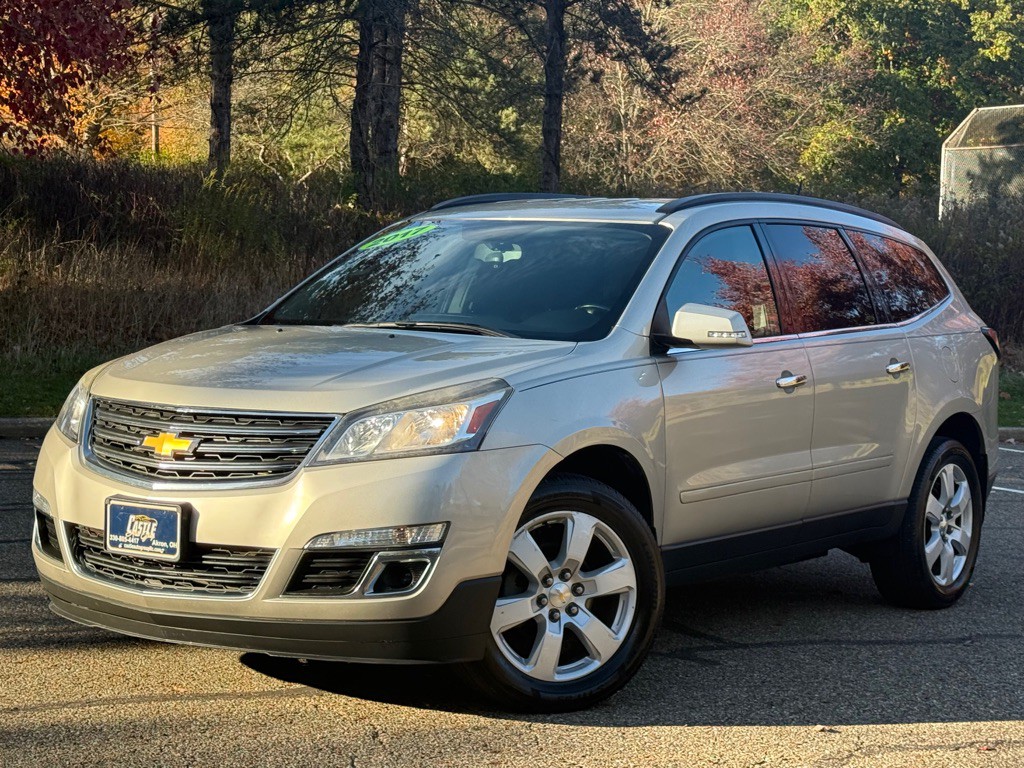 2017 Chevrolet Traverse Image 1