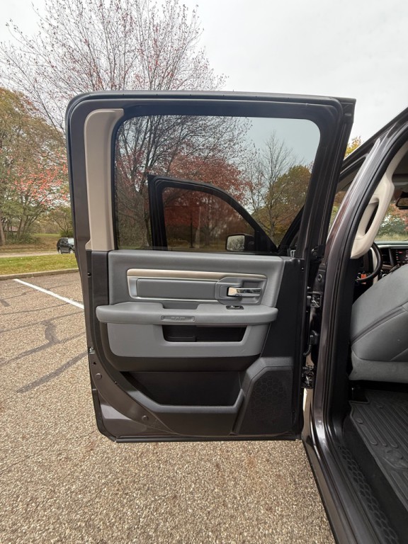 2016 RAM 1500 Image 12