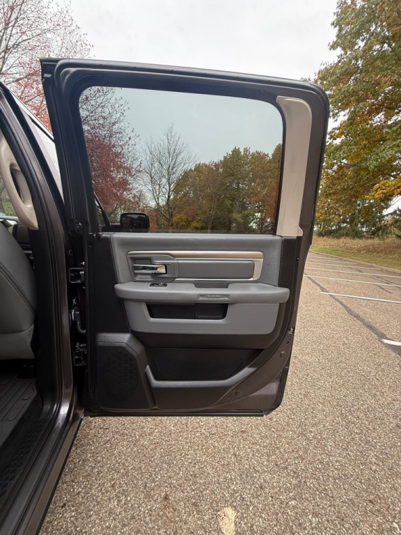 2016 RAM 1500 Image 16