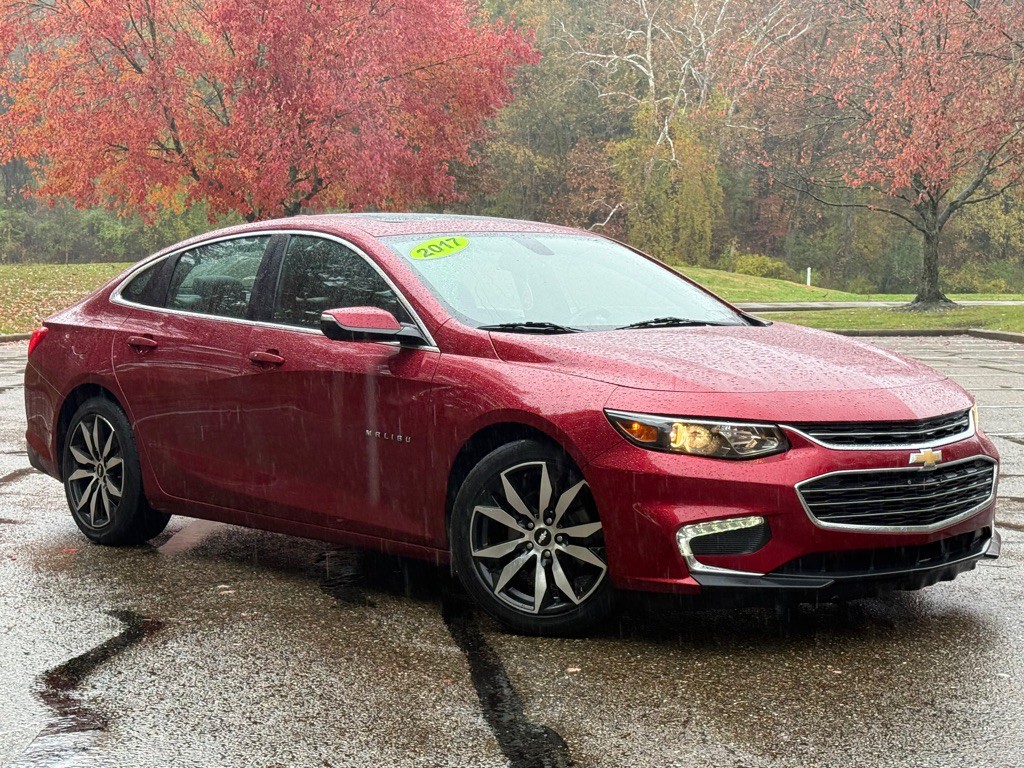 2017 Chevrolet Malibu Image 2