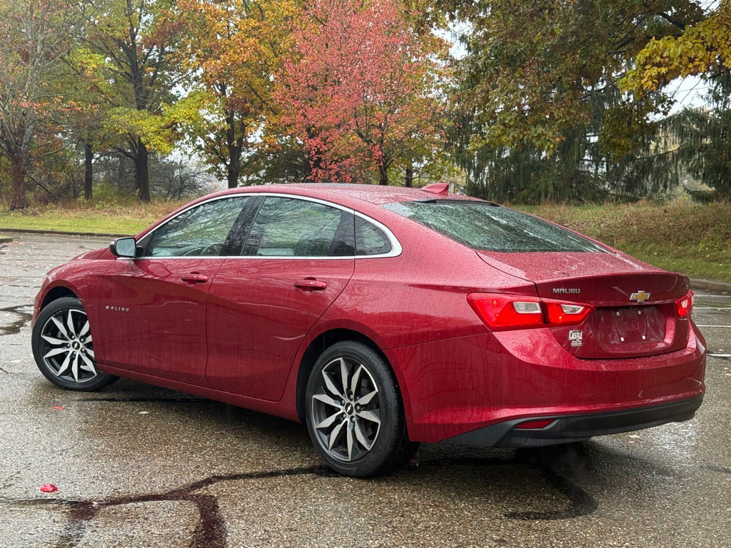 2017 Chevrolet Malibu Image 4
