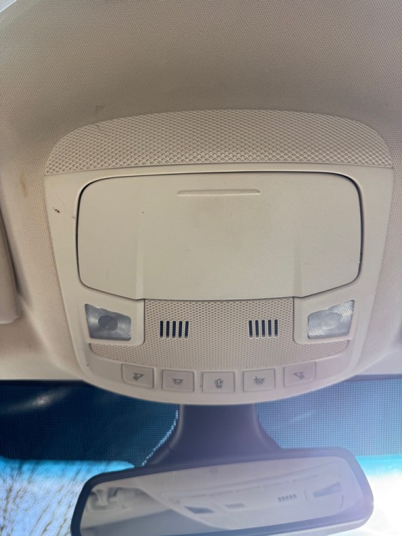 2020 Ford Edge Image 8