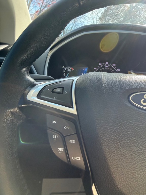 2020 Ford Edge Image 10