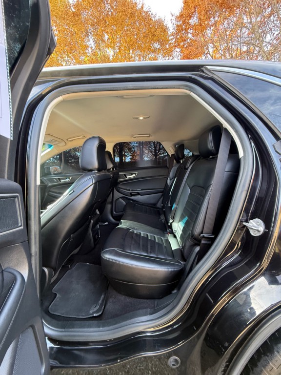 2020 Ford Edge Image 13