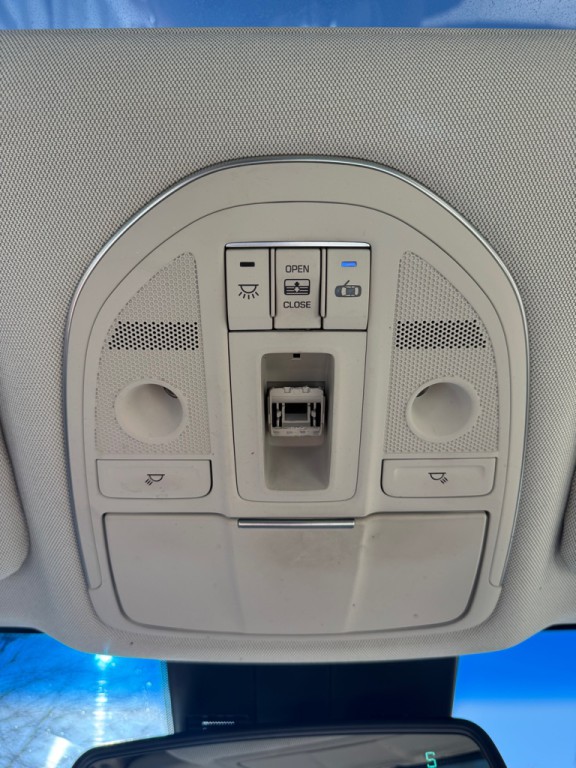 2015 Hyundai Genesis Image 11