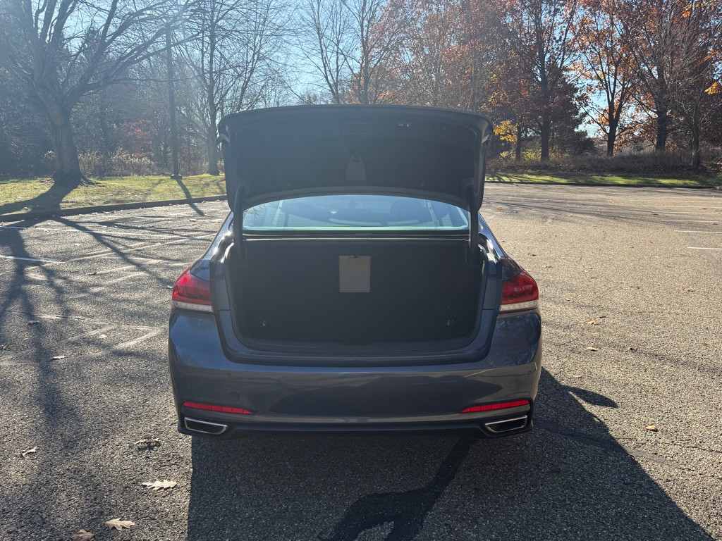 2015 Hyundai Genesis Image 18