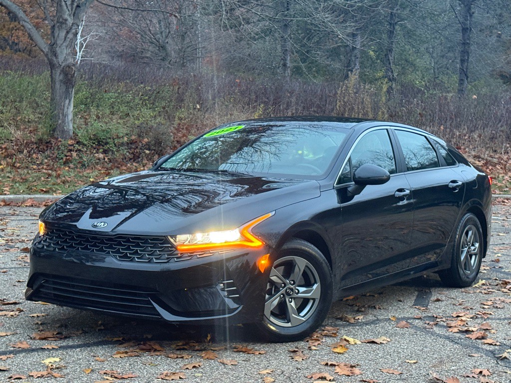 2021 Kia K5 Image 1