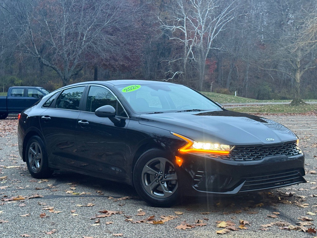2021 Kia K5 Image 2