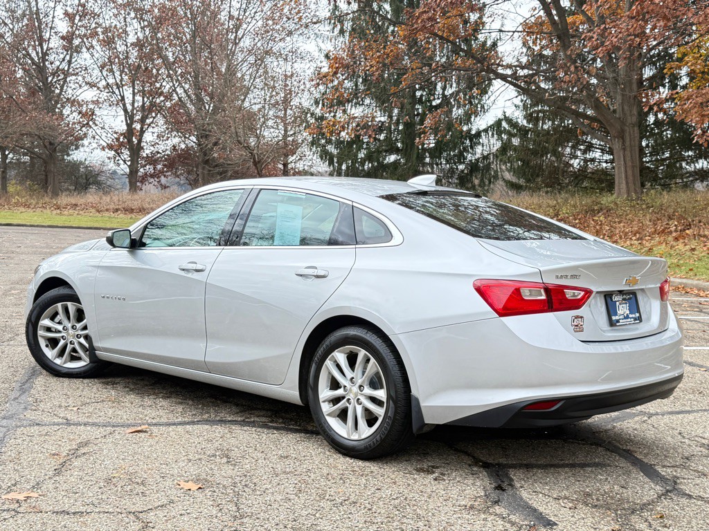 2016 Chevrolet Malibu Image 3