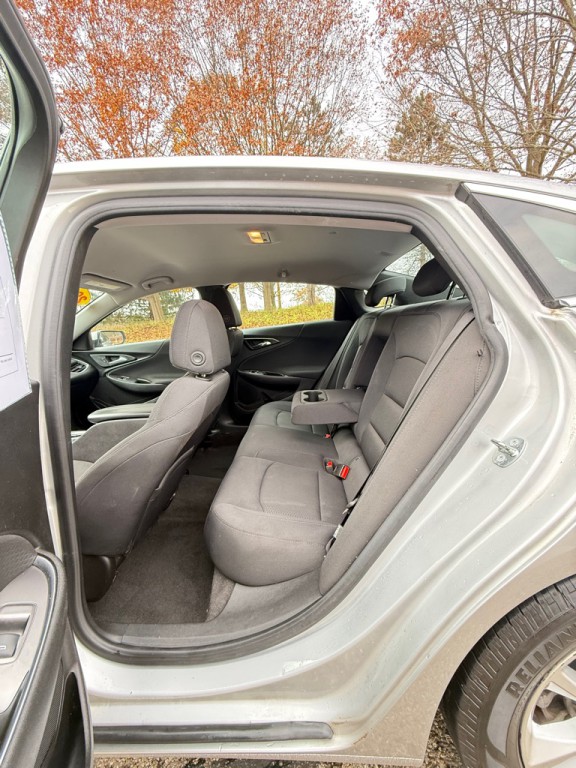 2016 Chevrolet Malibu Image 14